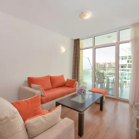 Sunny Apartman *
